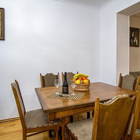 Cozy Apartment On Kostava Tiflis Exterior foto
