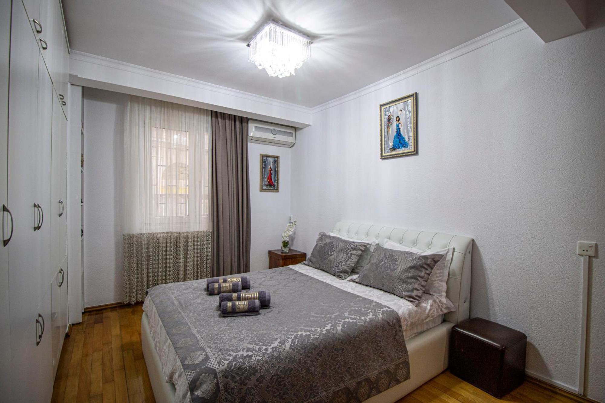 Cozy Apartment On Kostava Tiflis Exterior foto